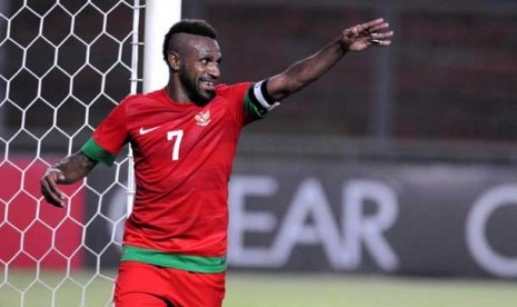 VIDEO: Boaz Solossa đệm bóng cận thành nâng tỷ số lên 2-1 cho Indonesia